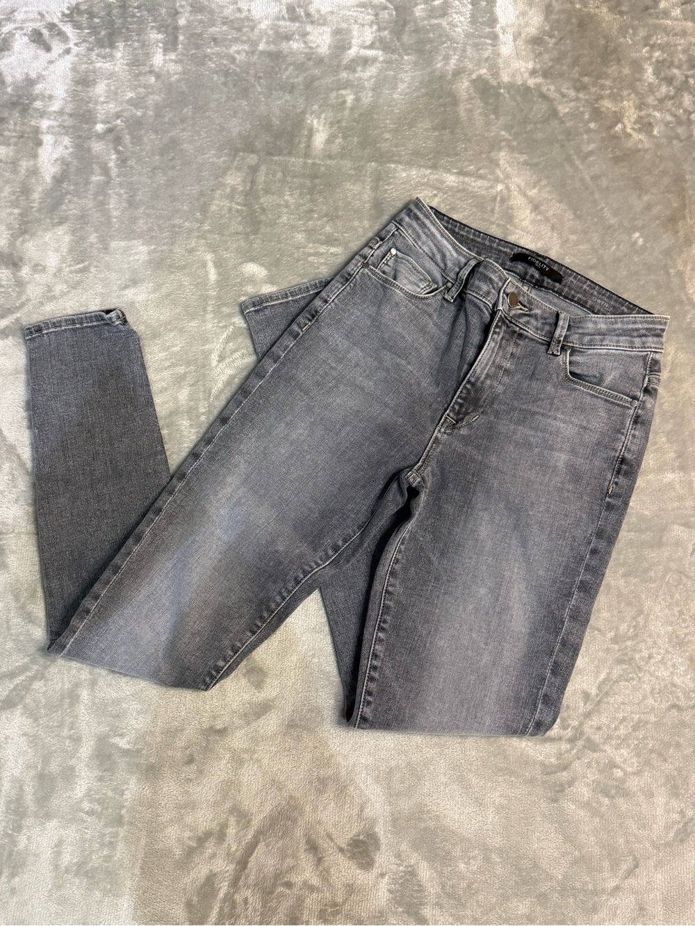 Fidelity Denim Gray Gwen Skinny Jeans Size 25 EUC